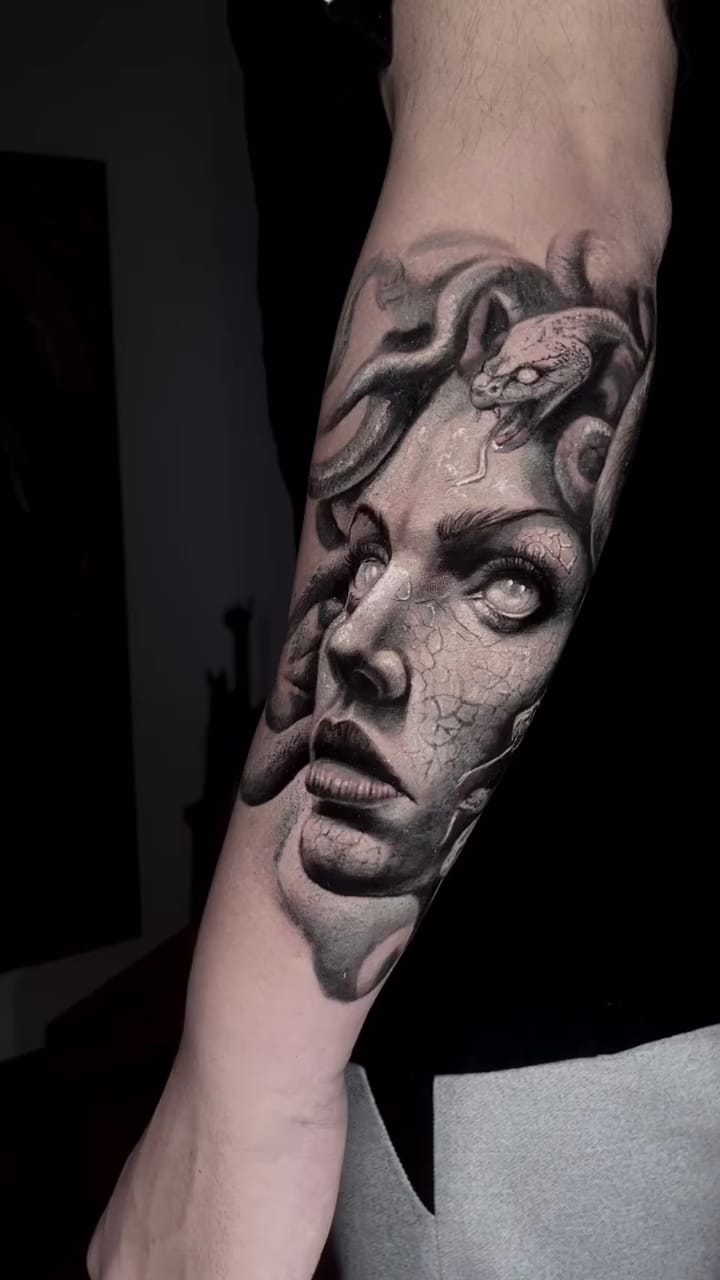 vlcsnap 2024 12 28 10h22m10s339 Mejores Tatuadores Colombia Tattoo Tatuajes Sin Dolor